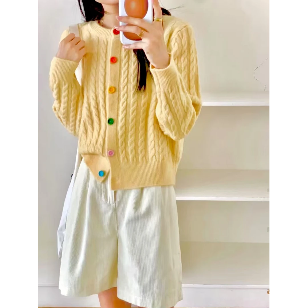 复古彩色扣子毛衣开衫女秋冬2025新款高级感麻花针织圆领百搭上衣