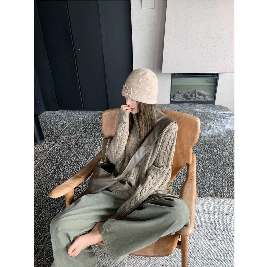 米白色毛衣女2025设计感麻花刺绣宽松长袖半高领套头毛针织衫