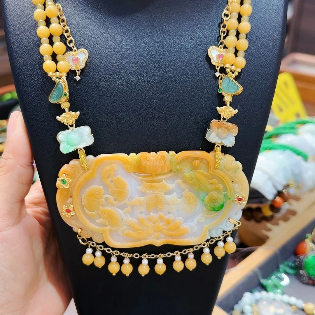 翡翠颈饰未镶嵌吊坠