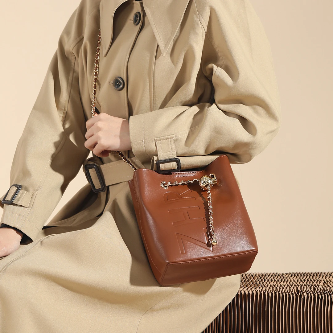 ZHR则则水桶包女2024秋季新款小众迷你小金球链条包斜挎单肩包女