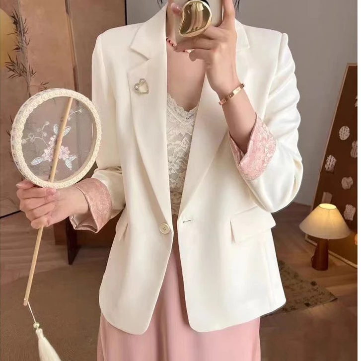 只发新疆  国风缎面袖口拼接小西装外套春款设计感气质外套 2442