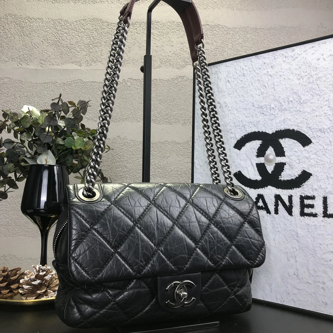 95新 Chanel/香奈儿 黑银泡芙大菱格单肩斜挎包 18开 底长25