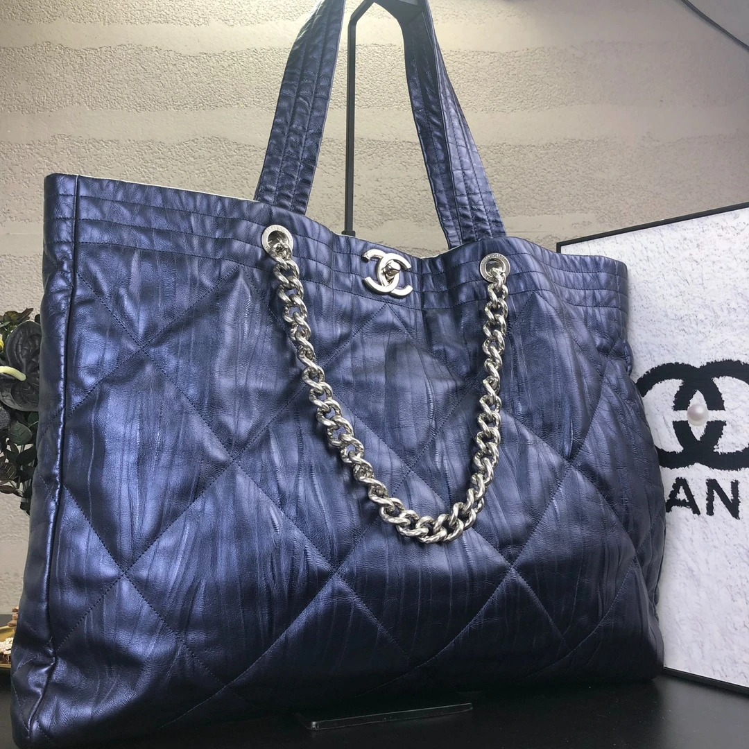 95新 Chanel/香奈儿 蓝色粗链油蜡皮超大xxl购物袋 24开底长48