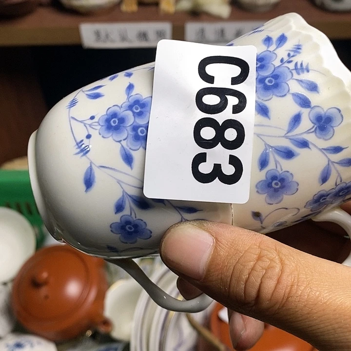 瓷片g****c683 8888888888