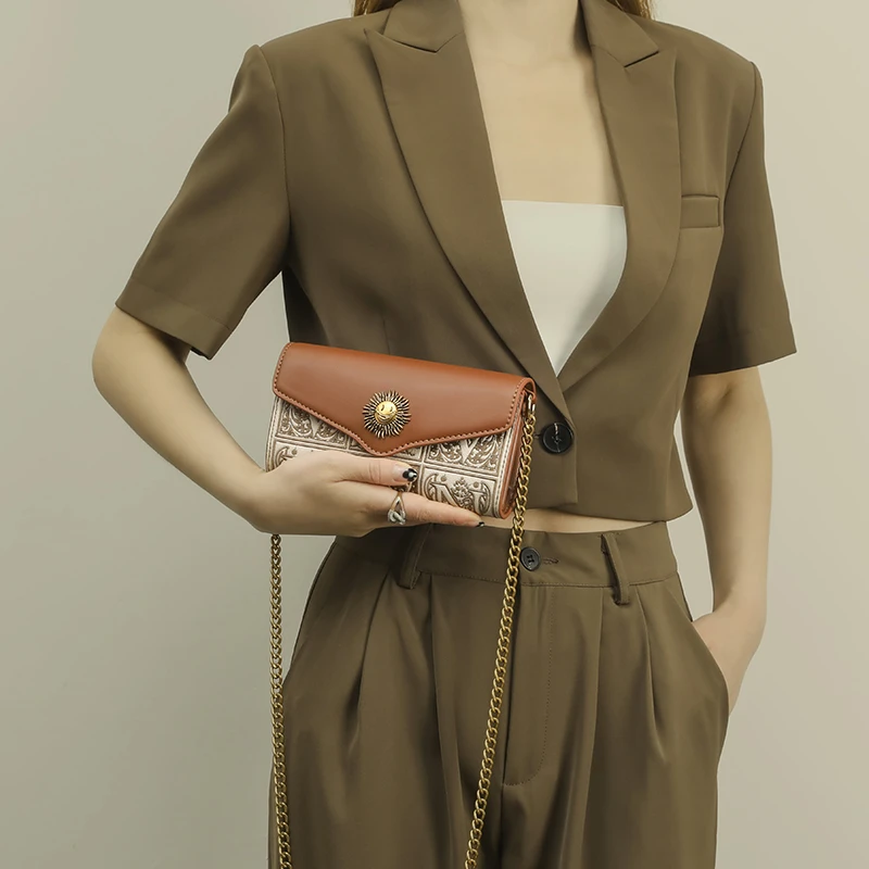 SMILE FOCUS微笑有约品牌休闲刺绣链条信封包SF-1002