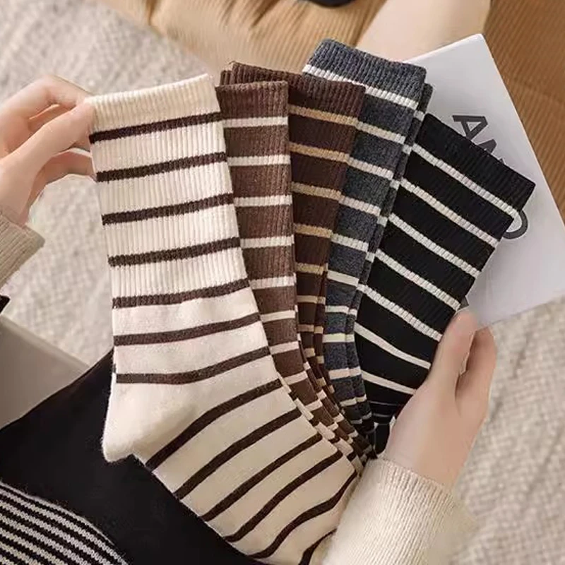 潮款百搭舒适横条纹女士透气堆堆袜W8069T