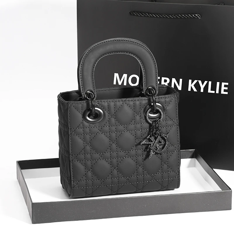 T时尚女士黑色潮流戴妃手提斜挎包H040