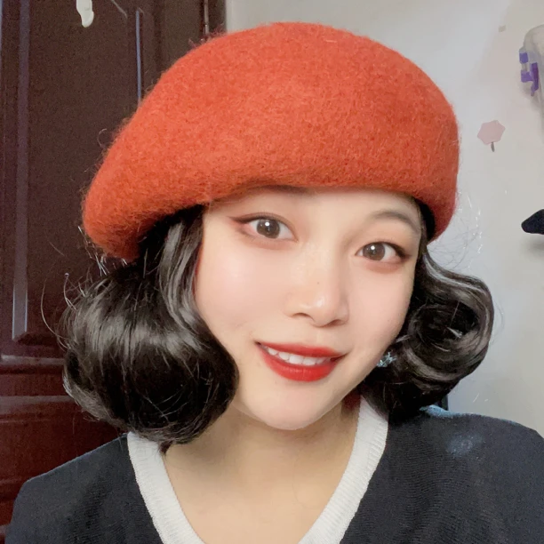 新品时尚帽子假发一体女秋冬贝雷帽仿真短卷发假发自然逼真假发帽