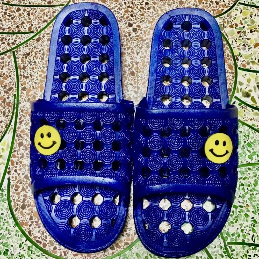 四季家用洗澡拖鞋漏水浴室防滑男女镂空卫生间速干凉拖鞋家居室内