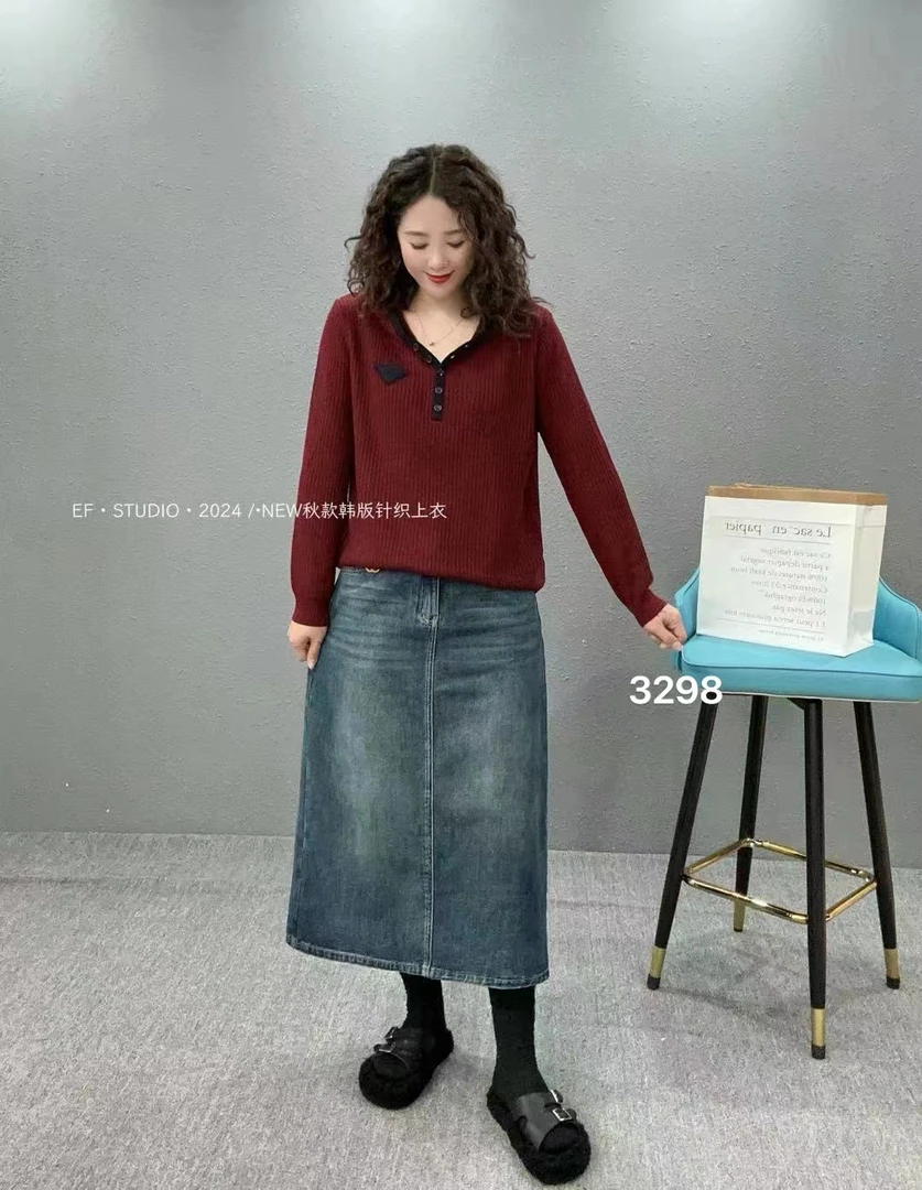 1300时尚新款带帽撞色上衣3298