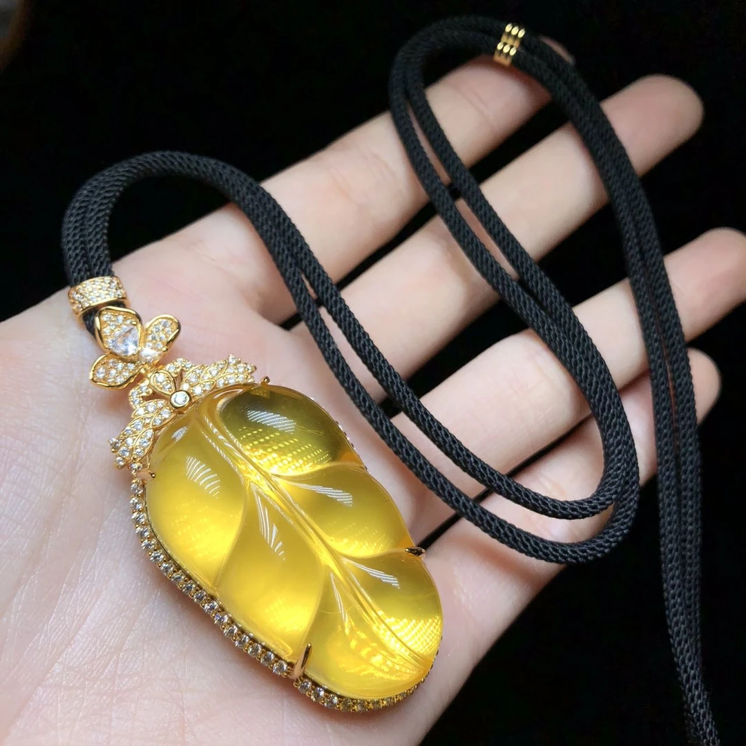 【云上叙】25 V30814-S925银镶嵌琥珀吊坠-多样性发-39x21mm+（东哥）