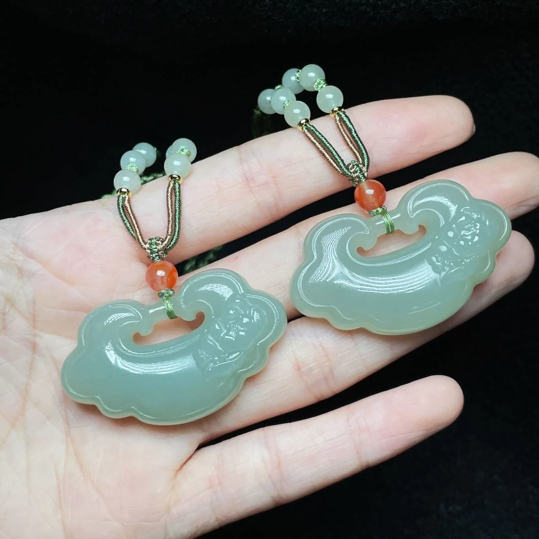 【云上叙】V1002-K-和田玉吊坠-多样性发一件-41×22×9mm（商城）