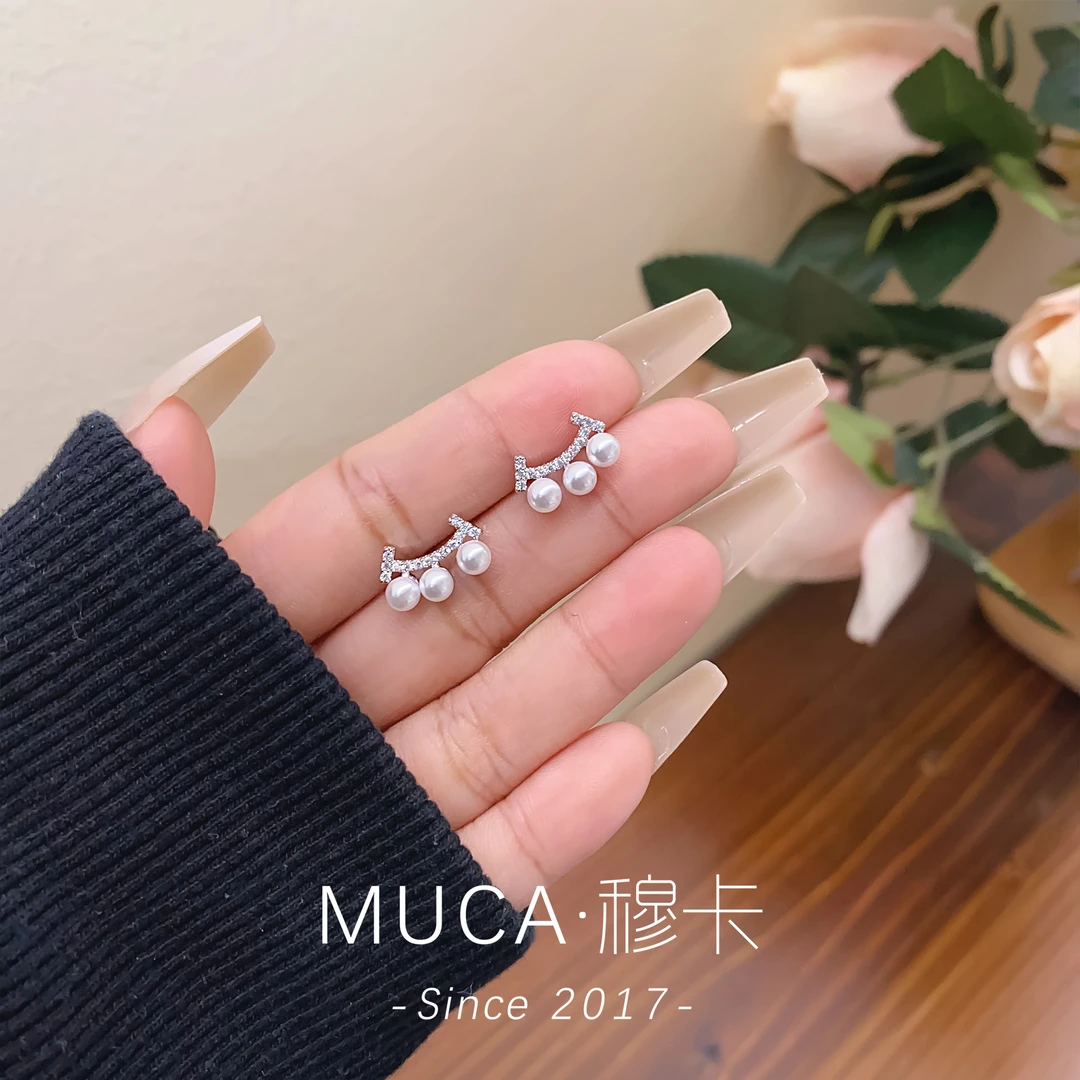 925银仿珍珠耳饰 经典轻奢百搭时尚设计感女耳钉X664