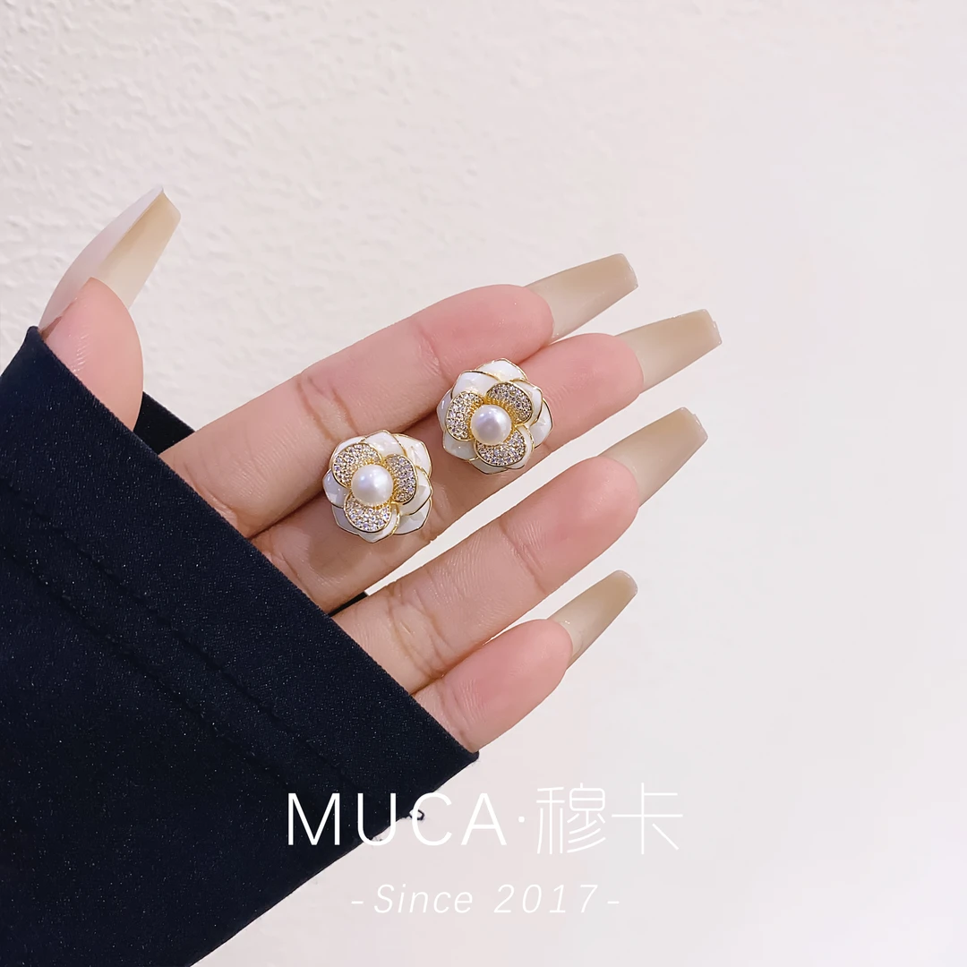铜合金仿珍珠耳饰 经典轻奢百搭时尚设计感女耳钉X289