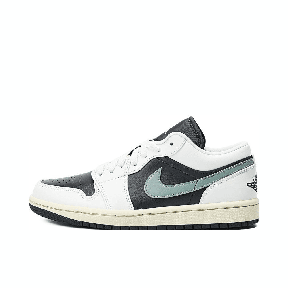 NIKE耐克2024 WMNS AIR JORDAN 1 LOW 篮球鞋 DC0774-001 Y