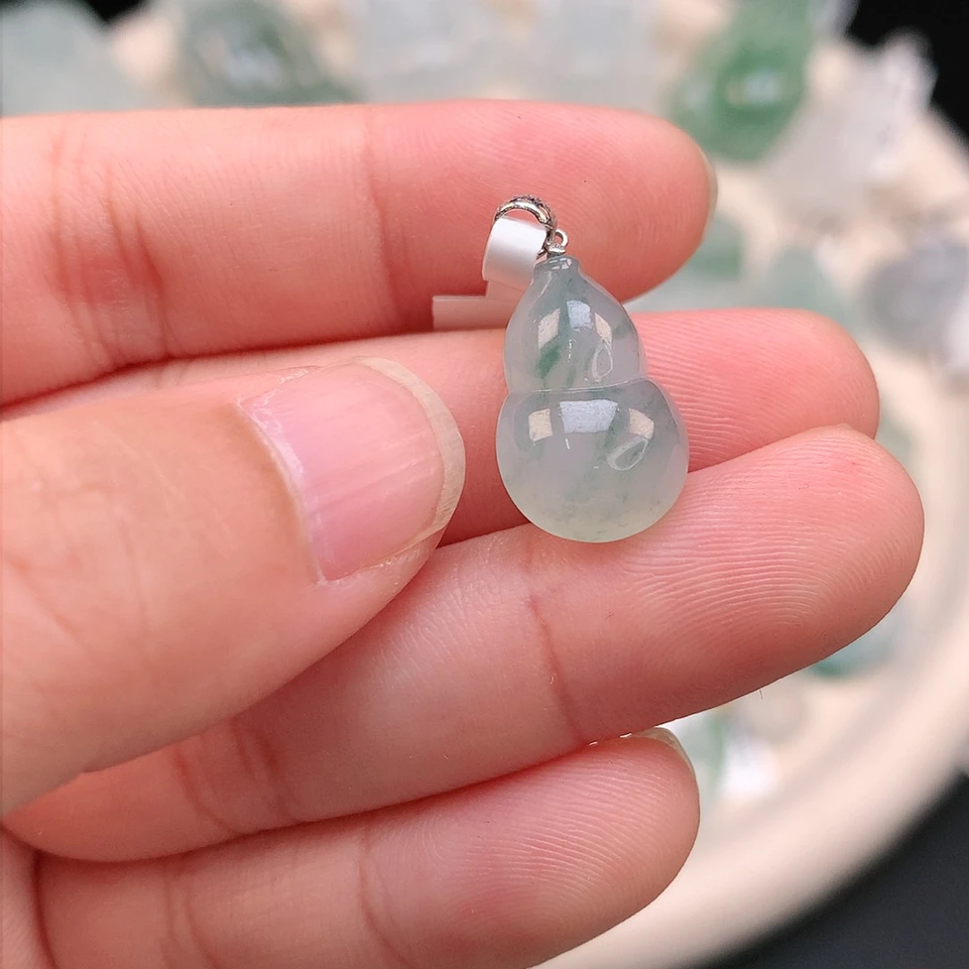 翡翠颈饰18K金镶嵌葫芦