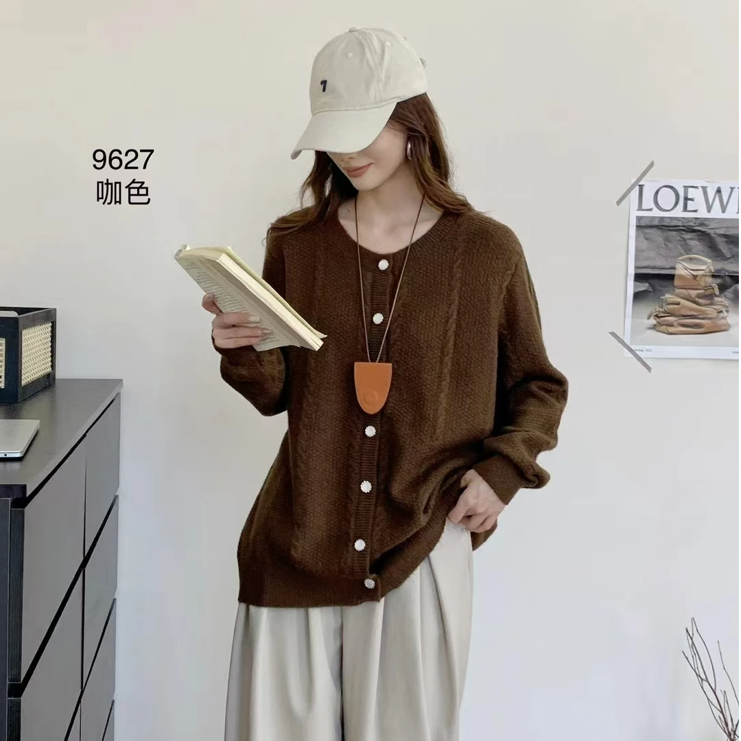 时尚七扣圆领开身毛衣9627