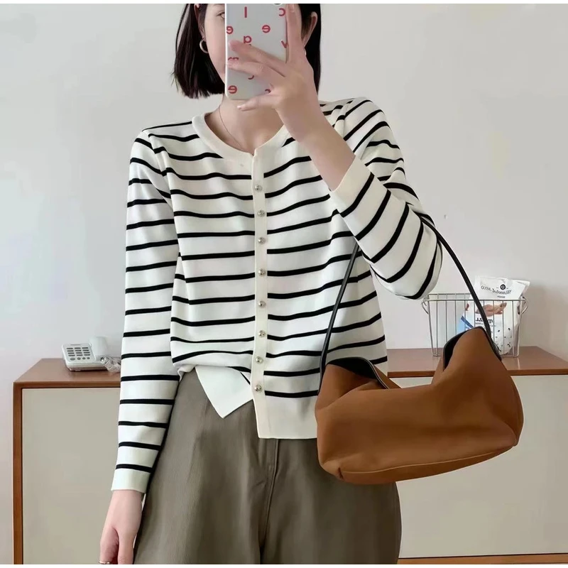 2024新款秋季V领针织开衫长袖女撞色条纹宽松百搭上衣显瘦洋气