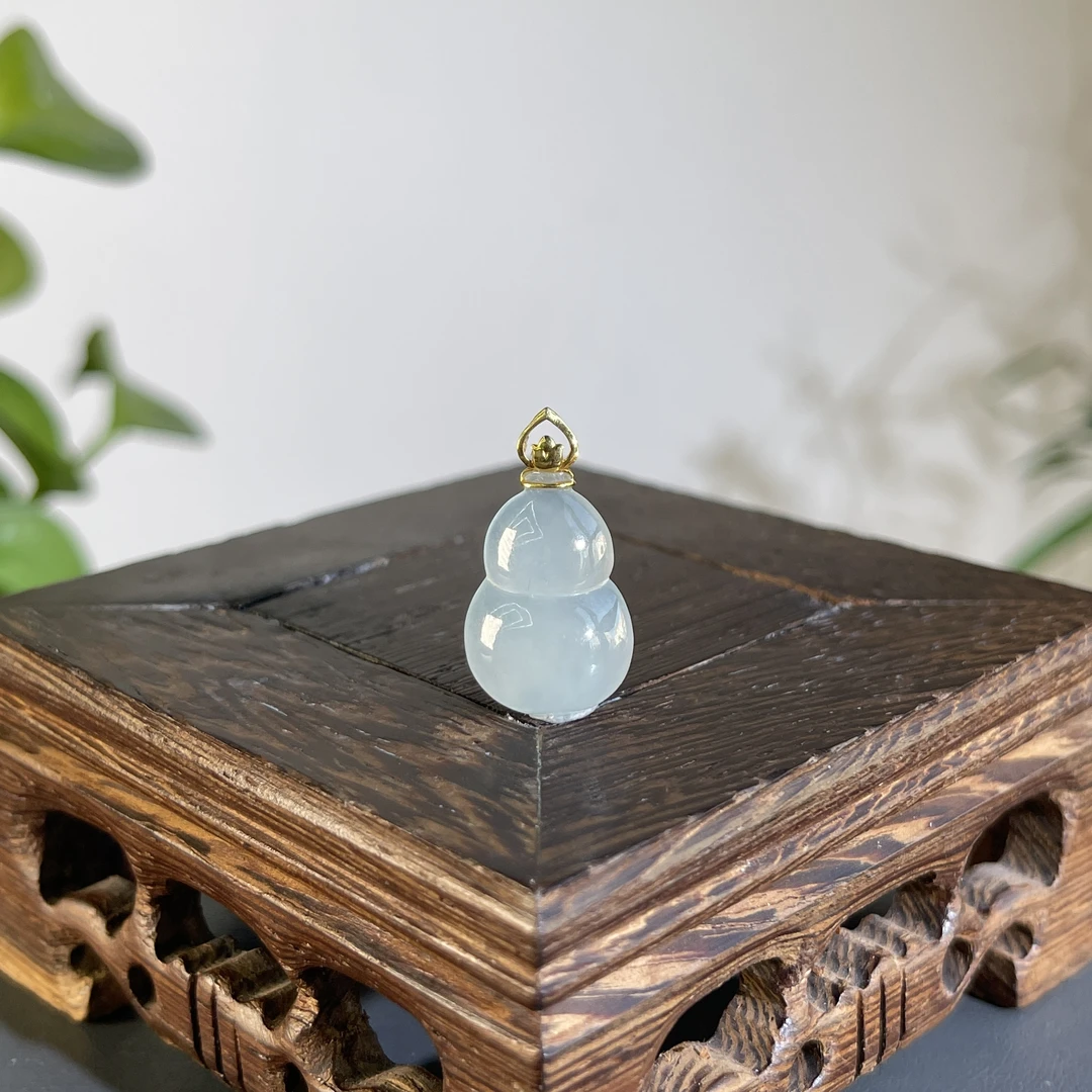 JCA08-164    天然缅甸A货翡翠    18K扣葫芦