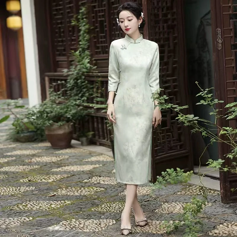 1454 淡绿色 鱼尾扣 蝴蝶 【花淡绿】 旗袍