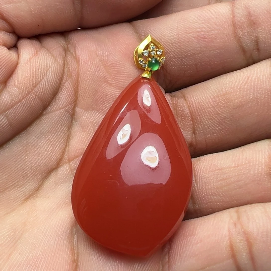 南红玛瑙吊坠18K金镶嵌