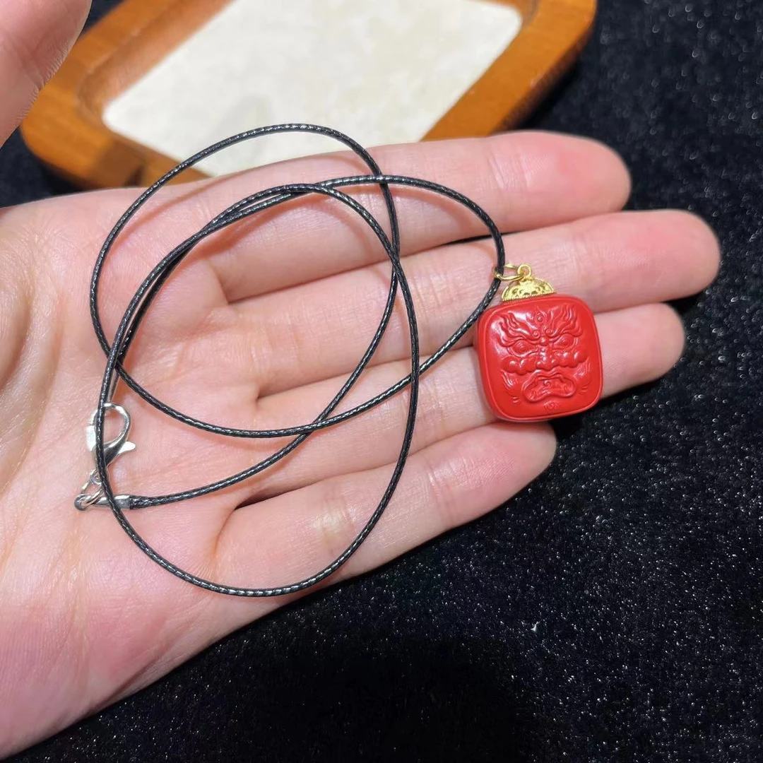 含辰砂工艺品【朱朱】S925辰砂吊坠 约18x6mm