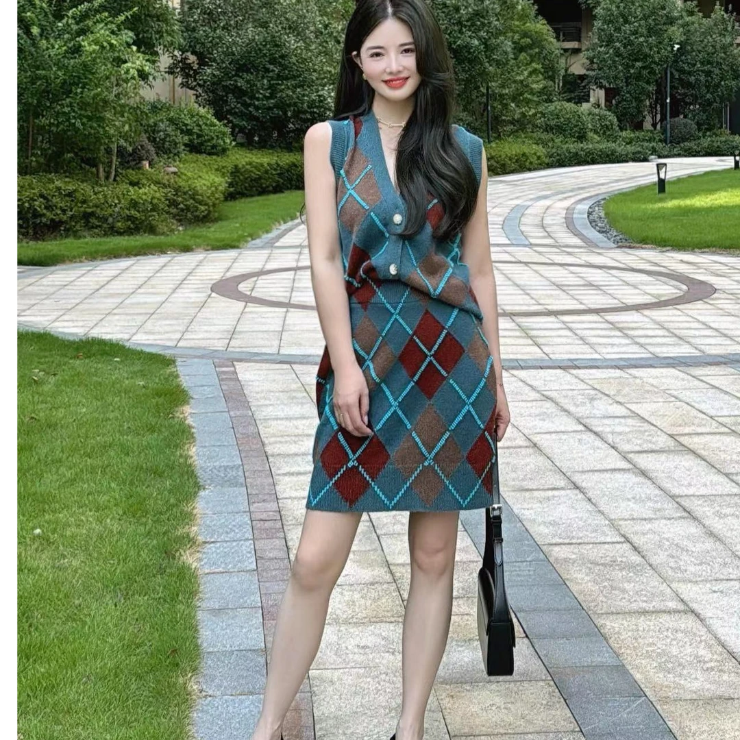 福利8.28号秋款高端复古高端v领咩绒马甲（现货）气质针织法式修身