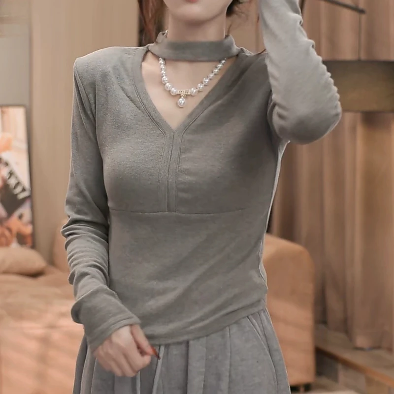 设计感挂脖V领修身长袖T恤女秋季新款百搭显瘦时尚灰色打底衫上衣