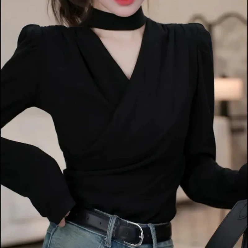 设计感挂脖V领镂空长袖T恤女秋冬内搭上衣显瘦气质氛围感褶皱小衫
