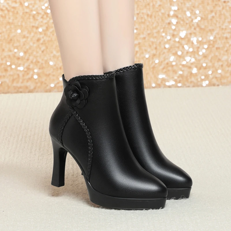 秋冬季高跟鞋加绒保暖中年女靴时尚百搭女士皮靴软皮软底粗跟短靴