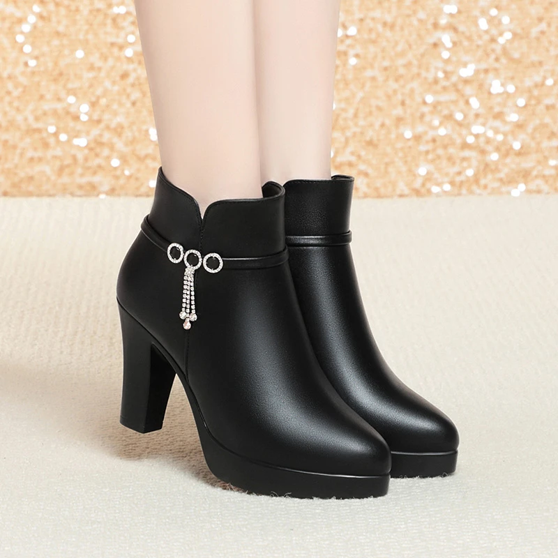 妈妈鞋秋冬季新款高跟短靴中老年女士粗跟短靴加绒保暖粗跟女靴子