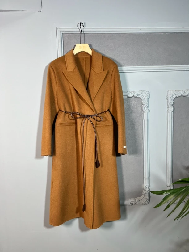 [慕莎家2024年]秋冬款时尚，年轻，气质西服领双面呢大衣