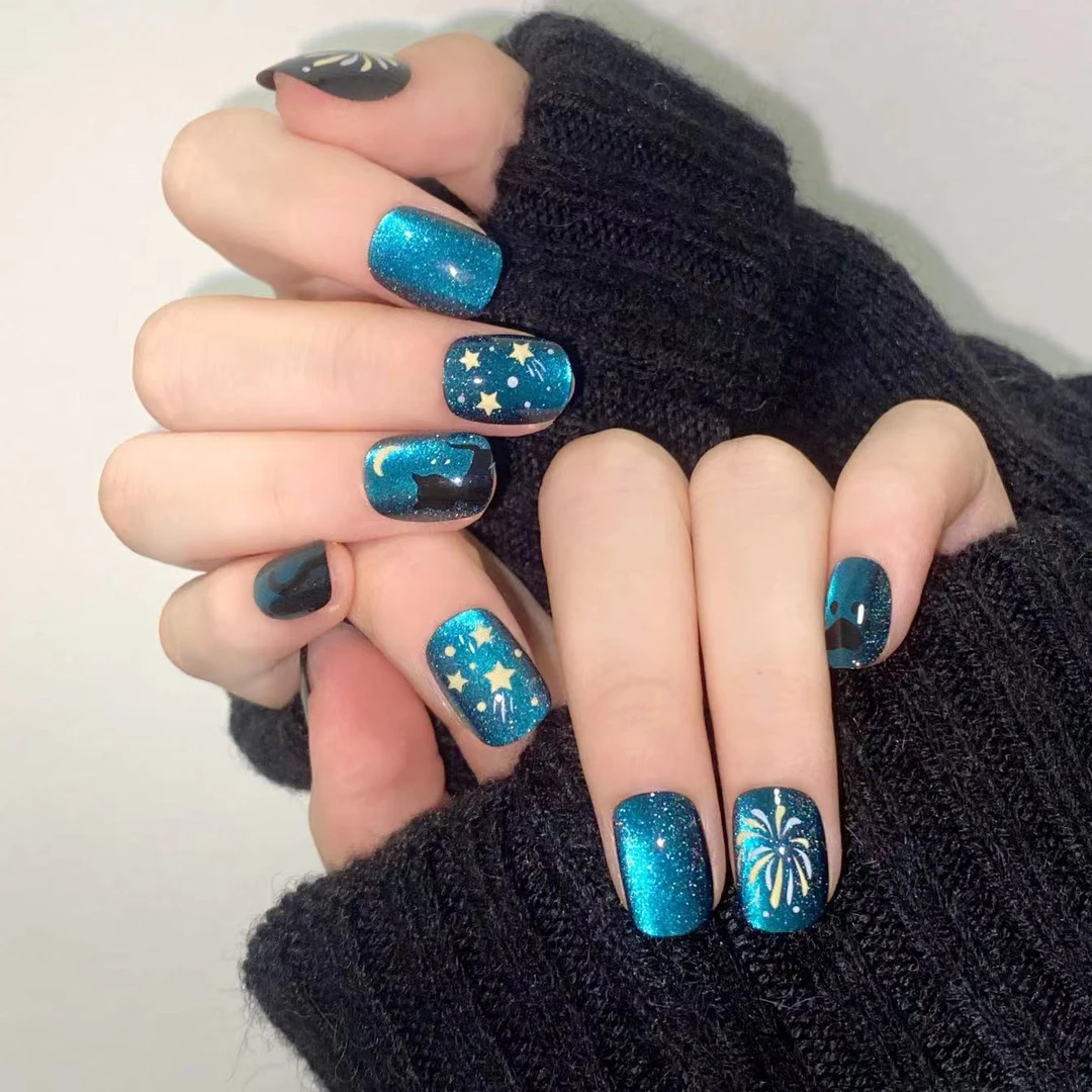 短款星空猫咪烟花蓝猫眼穿戴甲秋冬2024新年甲片猫眼美甲贴片成品