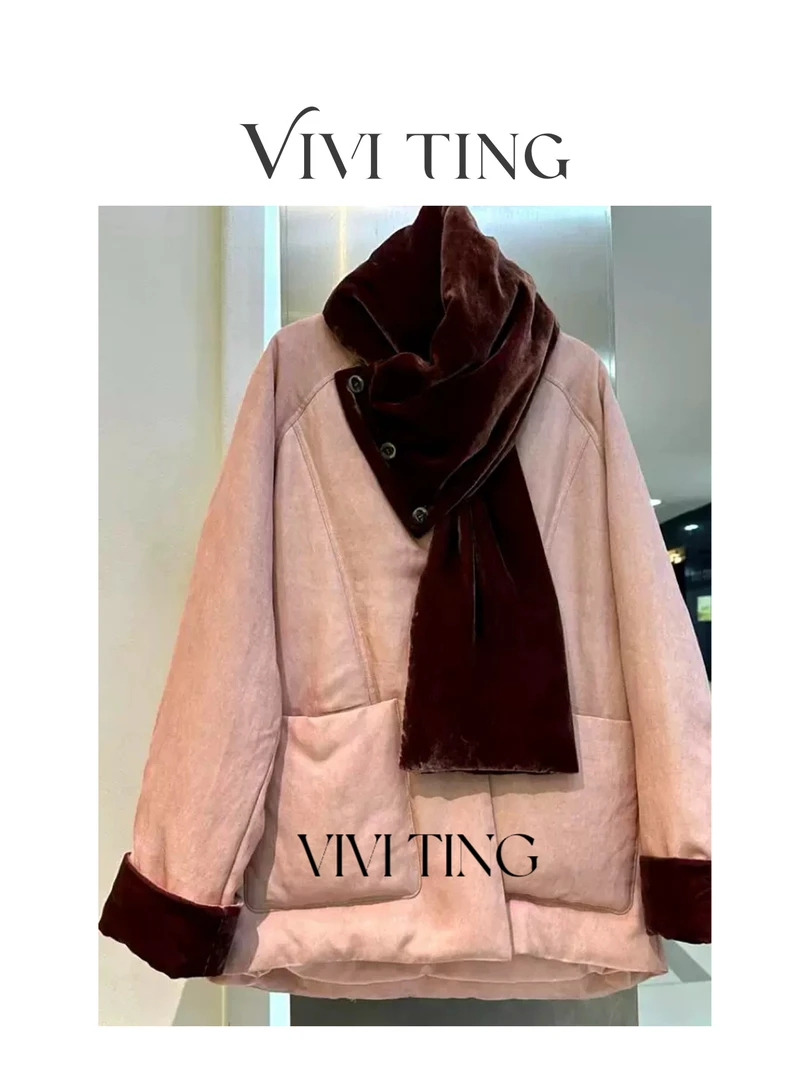 【VIVI·TING】婷姐推荐秋冬季时尚高级感新款围脖单排扣粉色羽绒服