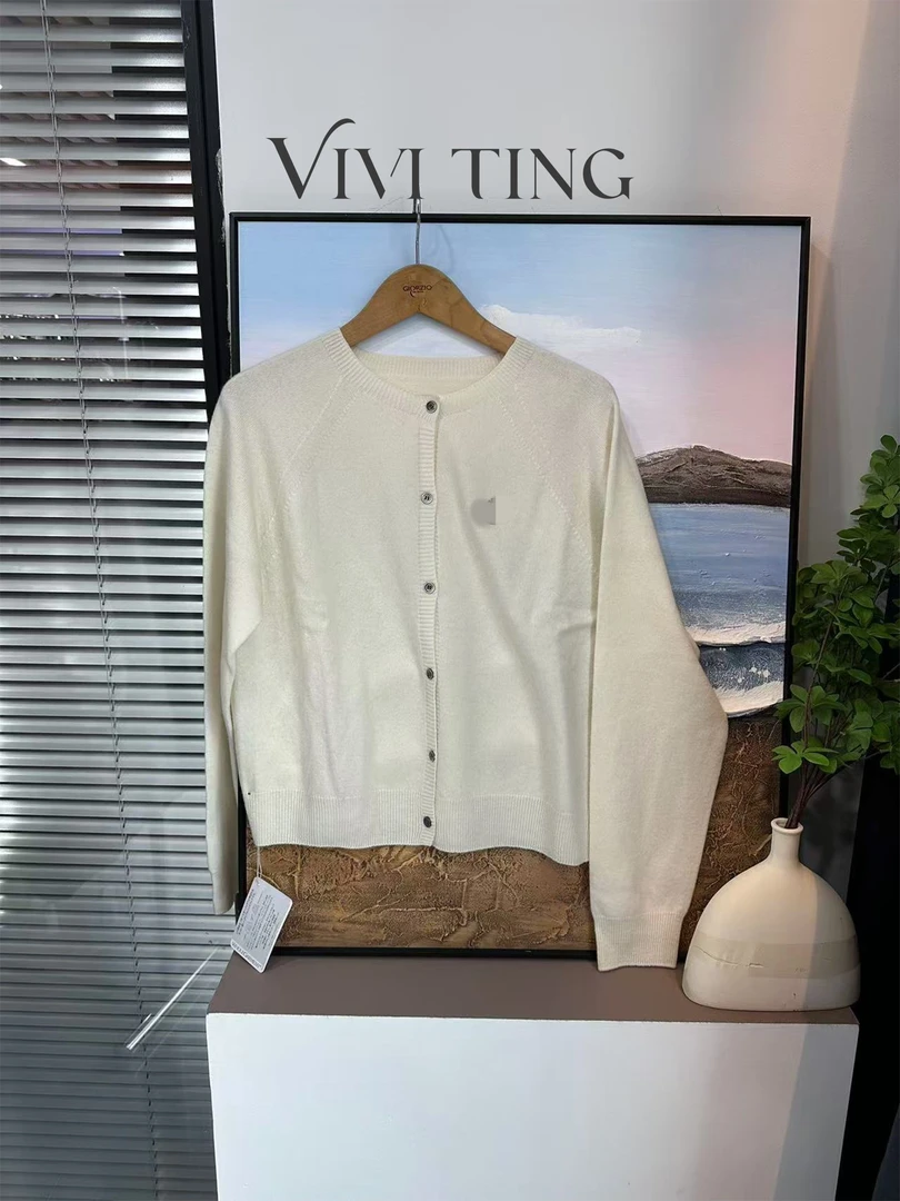 【VIVI·TING】婷姐推荐秋冬法式时尚新款刺绣小标连肩袖单排扣上衣