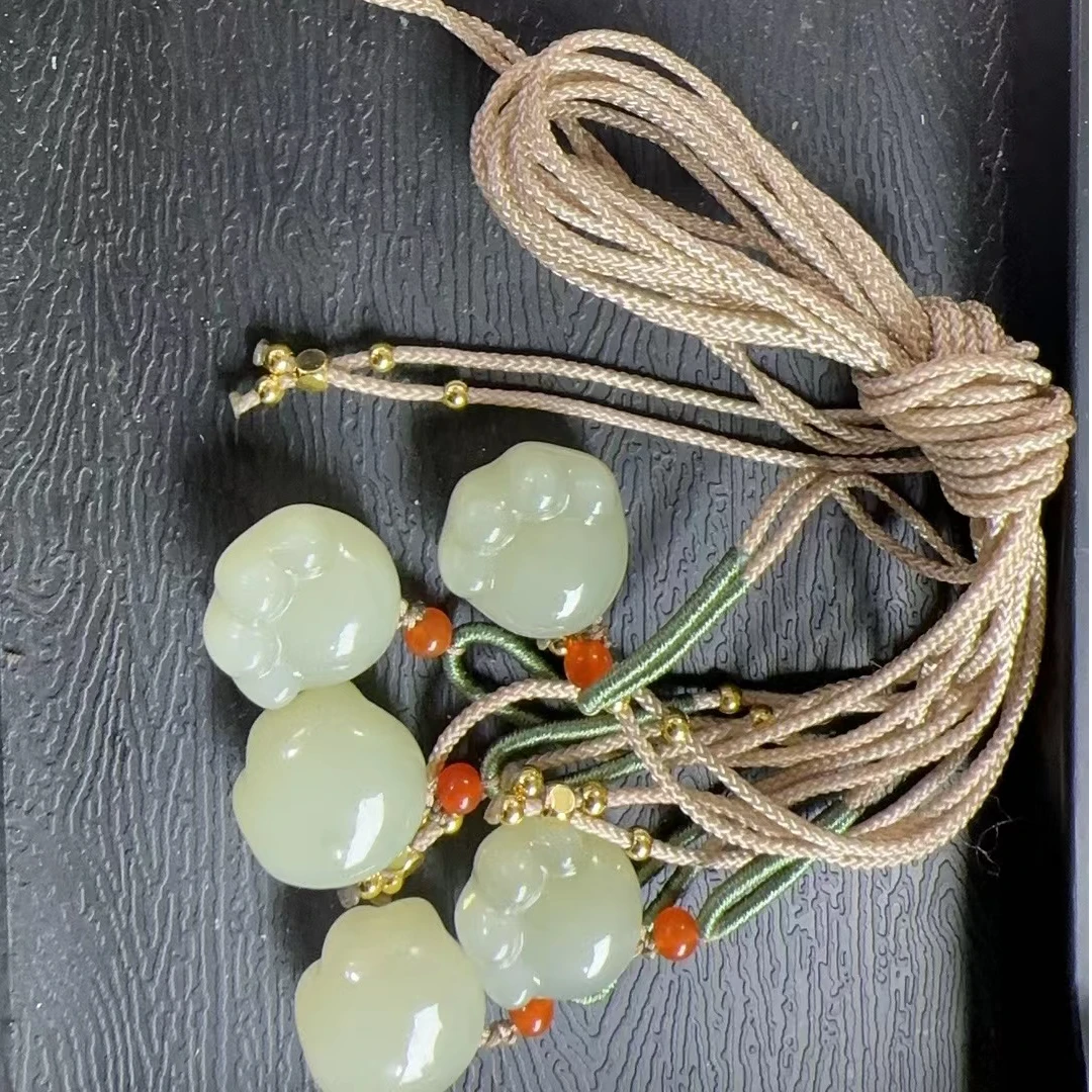 dz159新疆和田玉猫爪吊坠  多样性发货  拍一发一