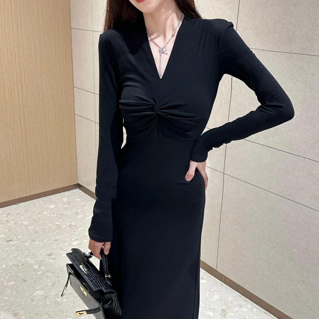 【思蜜妲】黑色v领长袖连衣裙女扭结设计长裙收腰显瘦气质大摆裙子
