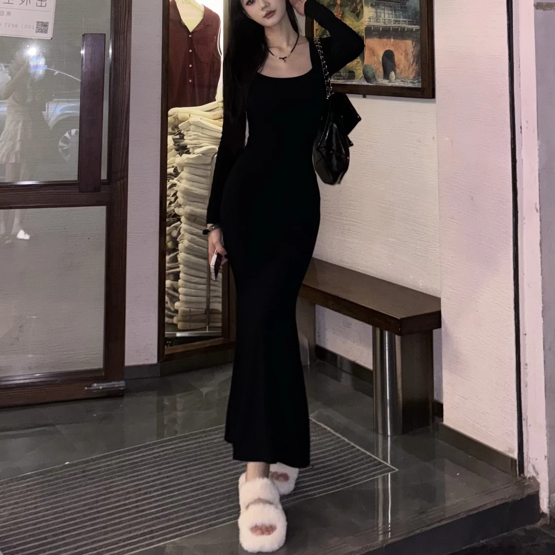 法式方领连衣裙气质高级感女装2025秋冬爆款后妈鱼尾时尚长裙