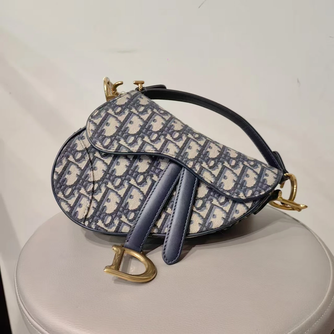 95新 DIOR/迪奥 安洁利田哥马鞍包/p820039