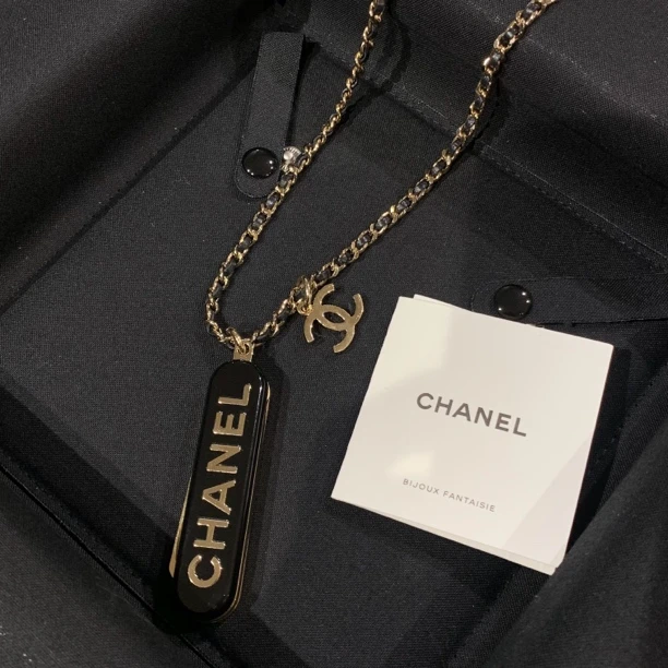 95新 Chanel/香奈儿 22K Jennie 同款 黑金梳子项链 公价12500