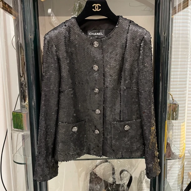95新 Chanel 23P 春夏预告 黑色圆领亮片外套36码