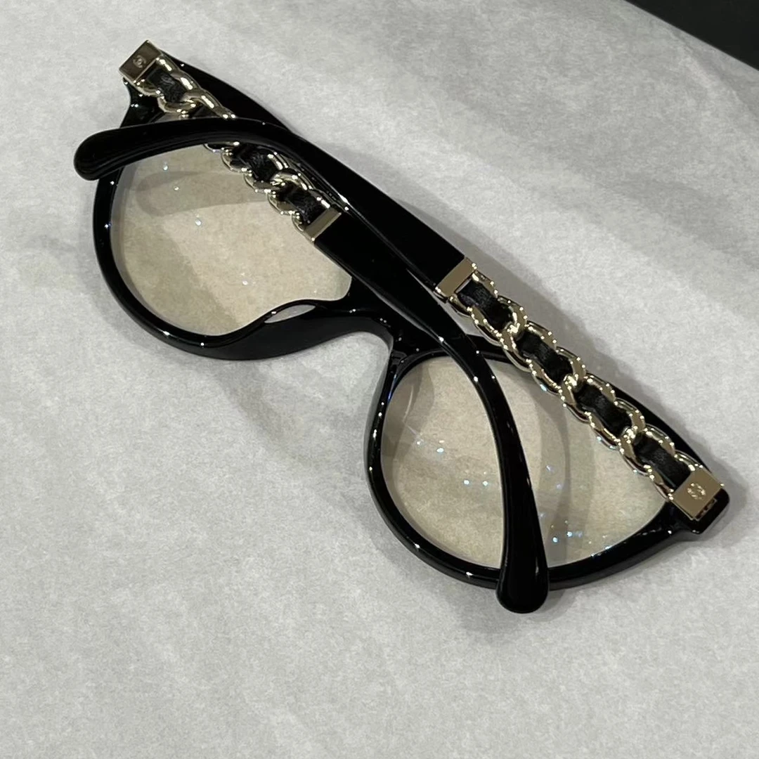 95新  Chanel 黑金皮穿链 猫眼平光镜