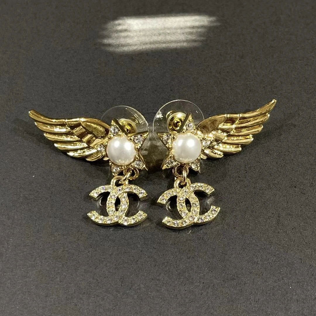 95新  chanel24C 星星天使翅膀耳钉
