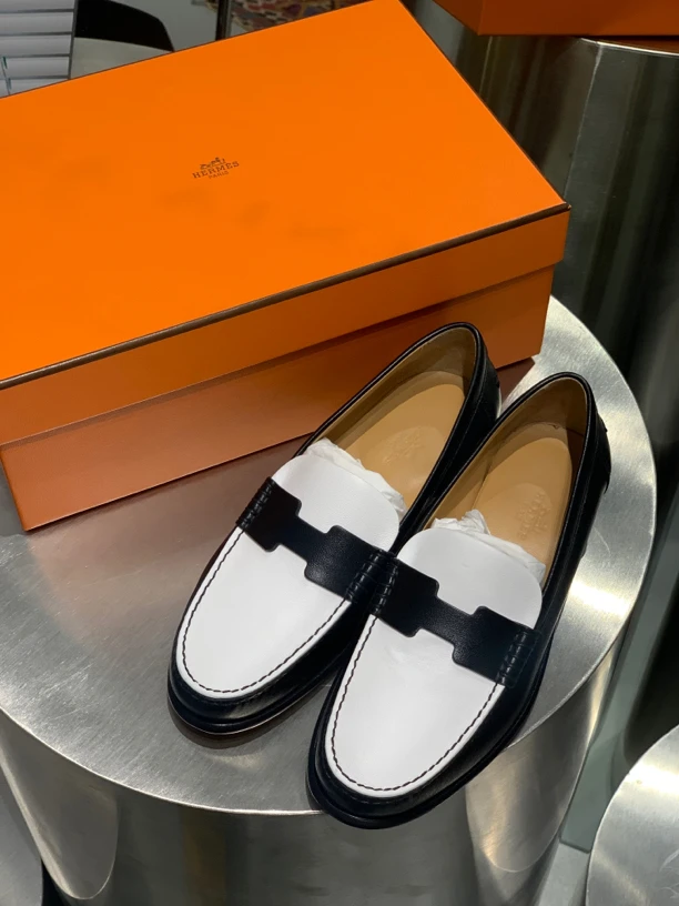 99新  Hermes 黑白 36码 乐福鞋 皮鞋