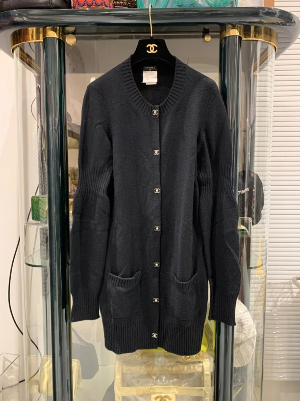 95新  Chanel 黑色 42码 书包扣 长款 羊绒针织衫 5901