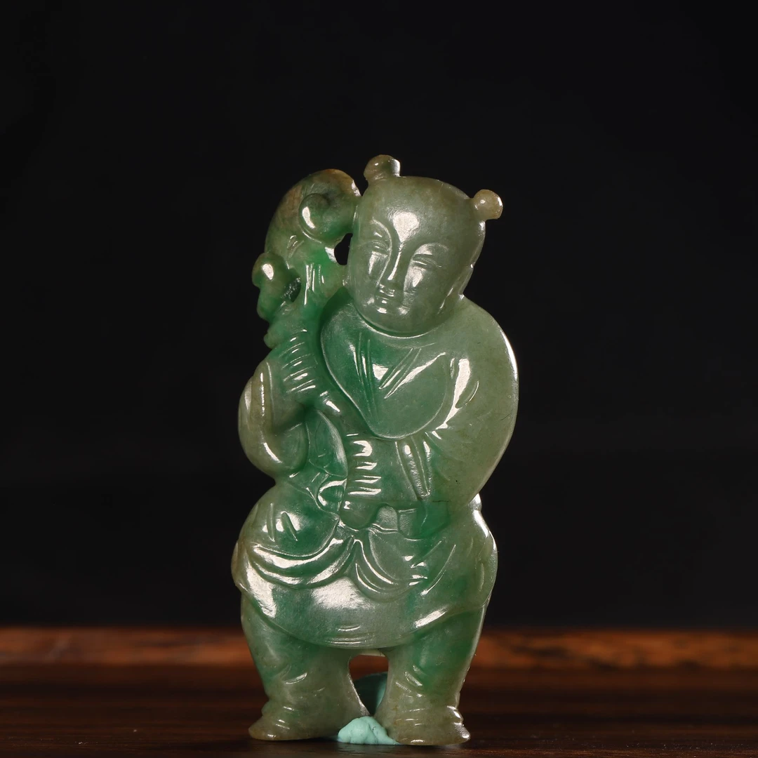 清翡翠《吉祥如意》翡翠持灵芝童子，挂件。