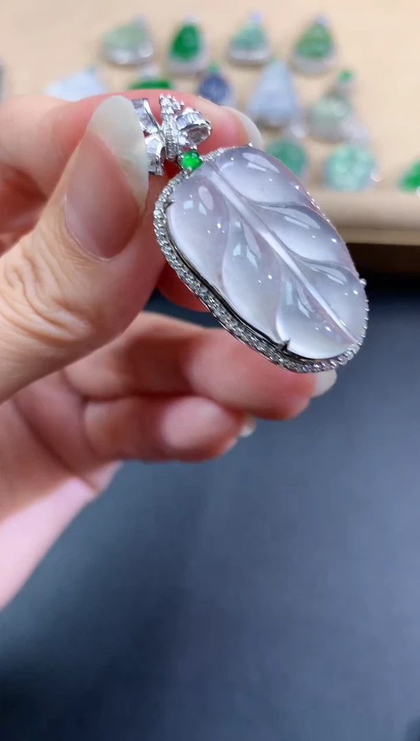 【闪购商品】翡翠吊坠(不含链)18K金镶嵌叶子|9900+0