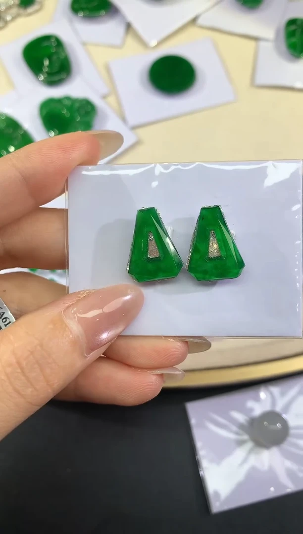 【闪购商品】翡翠吊坠(不含链)未镶嵌裸石一对|4800+0