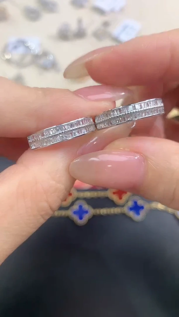 【闪购商品】钻石耳饰18K金镶嵌耳饰|3980