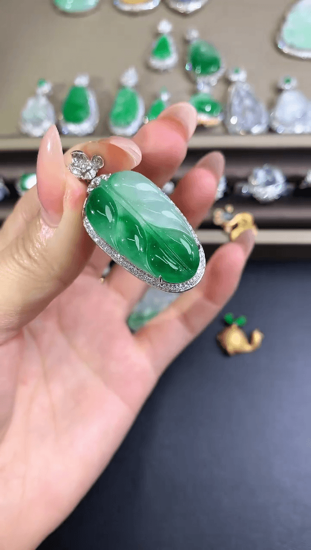 【闪购商品】翡翠吊坠(不含链)18K金镶嵌叶子|19800+0